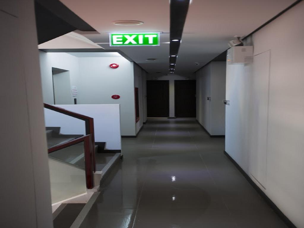 होटल Serenotel 3*